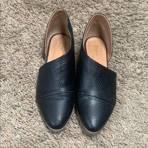 Qupid black slip ons